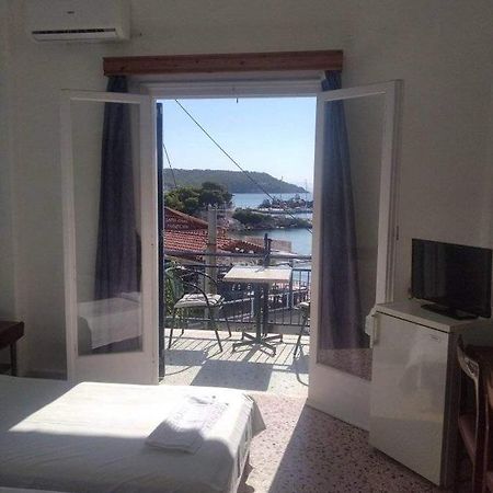 Ammoudia Rooms Agia Marina  Buitenkant foto